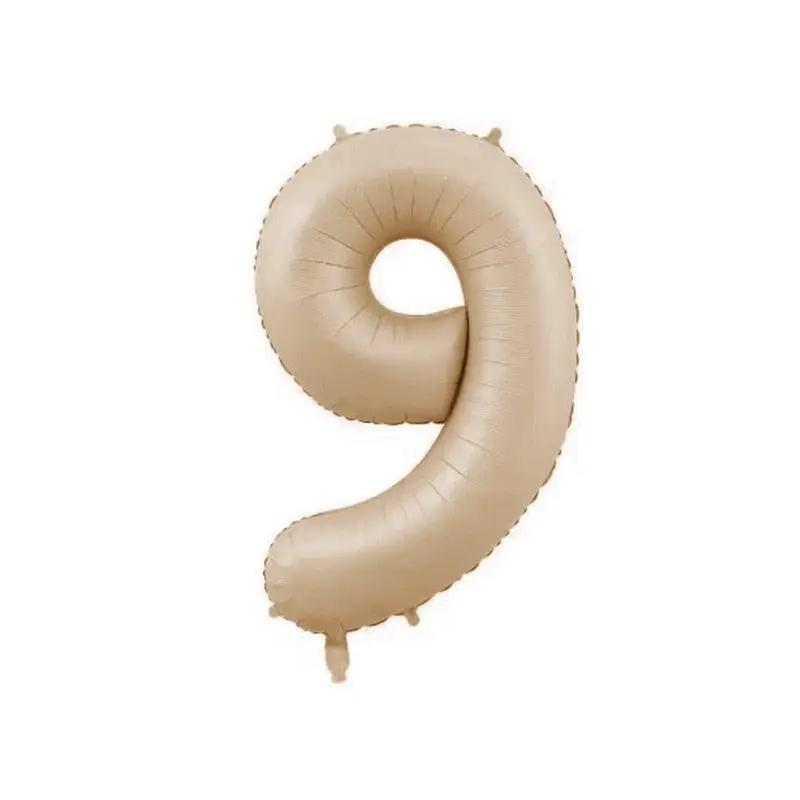 a balloon shaped like the letter s