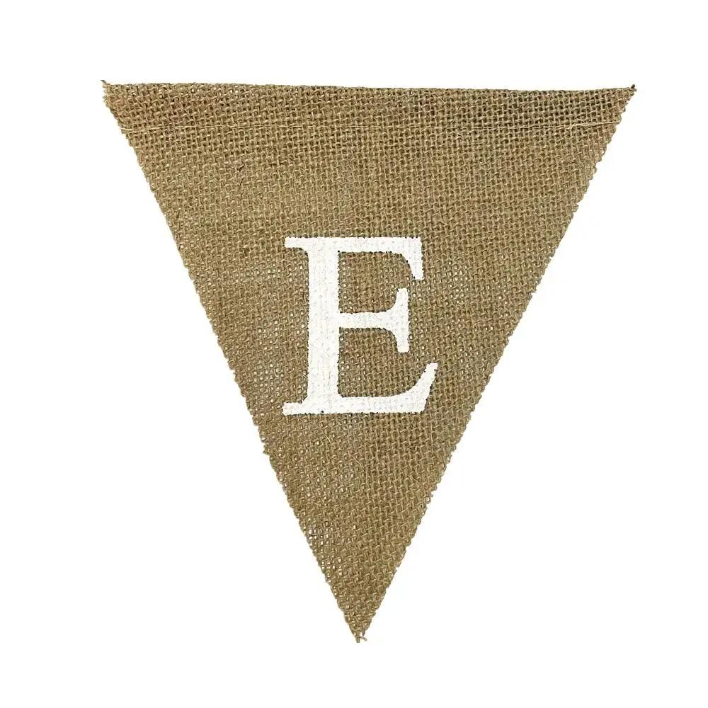 a burlock banner with the letter e on it