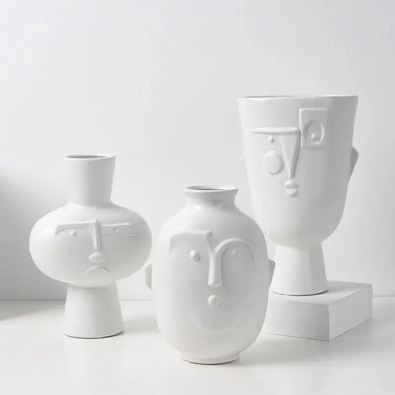 Abstrakte Vase mit Gesicht