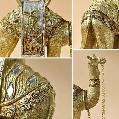Goldene Kamel-Skulptur,